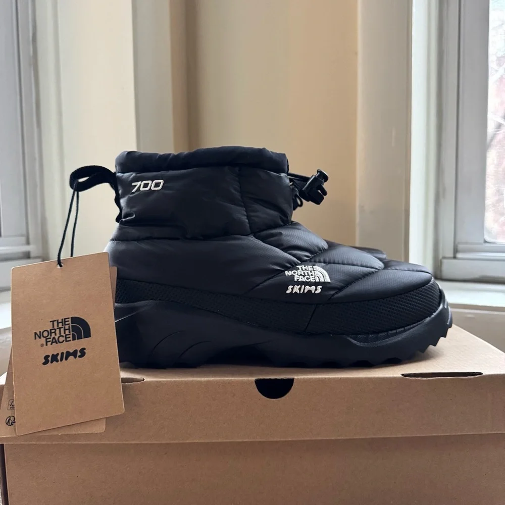 North Face x Skims Nuptse Traction Chukka Boots Onyx Black Men's 6 / Women's 8